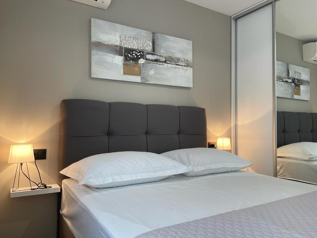 Apartment Linda With Panoramic Sea View Makarska Bagian luar foto