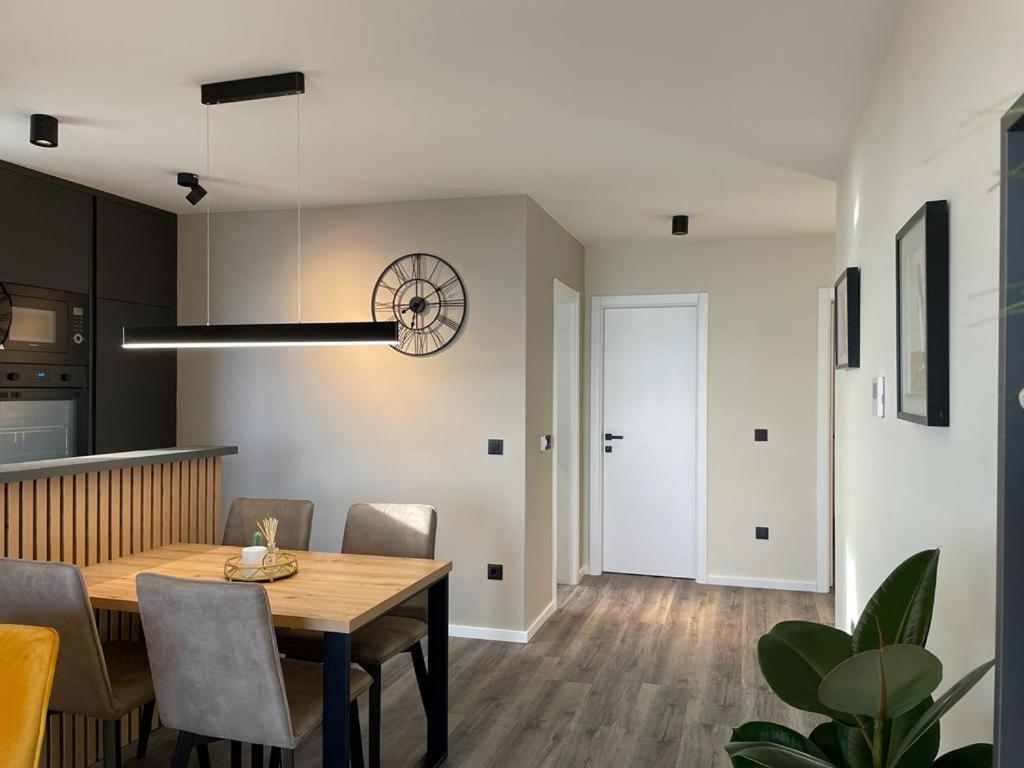 Apartment Linda With Panoramic Sea View Makarska Bagian luar foto