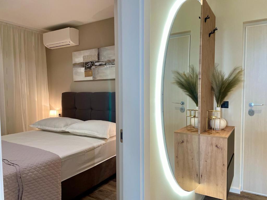 Apartment Linda With Panoramic Sea View Makarska Bagian luar foto
